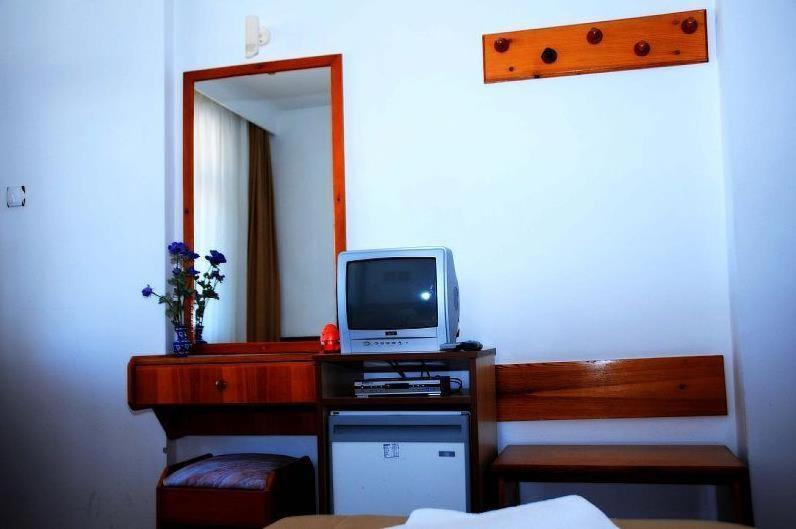 Ikont Hotel Gulluk Buitenkant foto